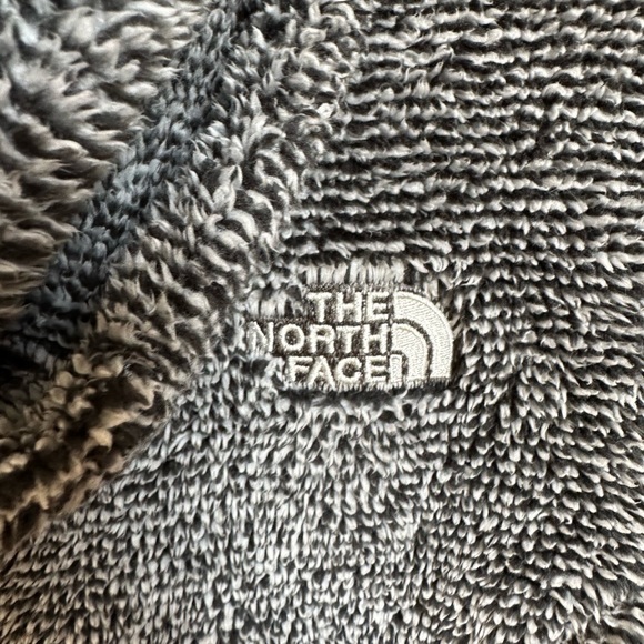The North Face Women’s Fleece Hoodie - Picture 4 of 5